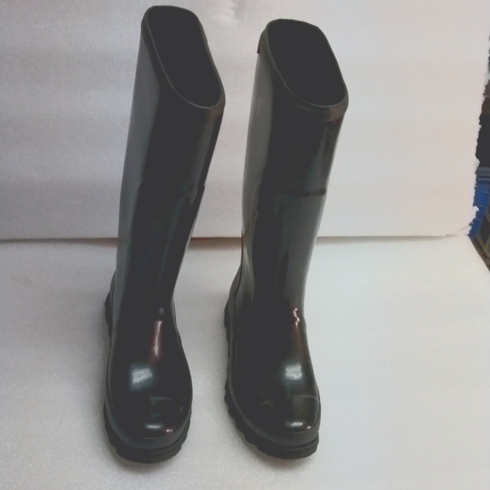 Sorel rain boots 8.5